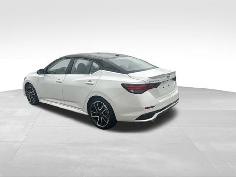 Certified 2025 Nissan Sentra SR w/ SR Premium Package image 3