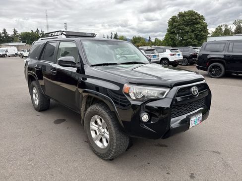 Used 2014 Toyota 4Runner SR5 AWD/4WD image 6