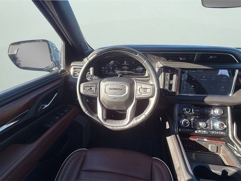 Used 2024 GMC Yukon XL Denali Ultimate image 17
