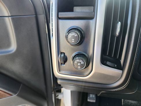 Used 2018 GMC Sierra 1500 SLT image 28