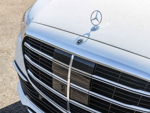 New 2026 Mercedes-Benz S 580e 4MATIC Sedan image 9