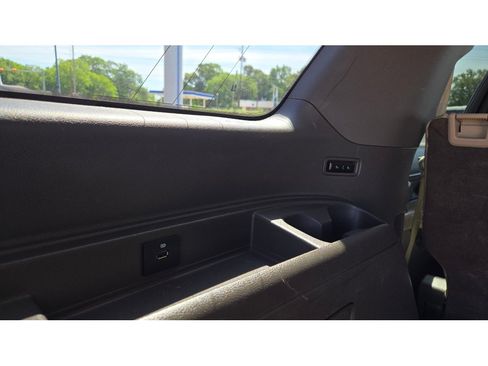 Used 2018 Ford Expedition Limited RWD image 16
