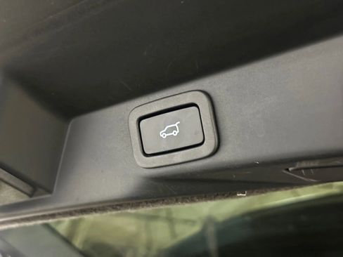 Used 2019 Land Rover Range Rover Sport HSE AWD/4WD image 18