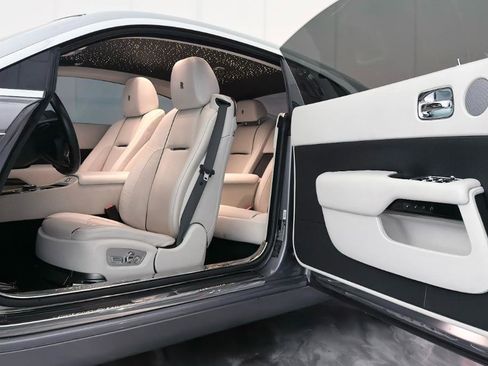 Used 2015 Rolls-Royce Wraith image 22