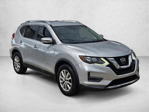 Used 2019 Nissan Rogue S w/ Special Edition Package FWD image 3