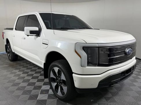 Used 2023 Ford F150 Lightning Platinum AWD/4WD image 10