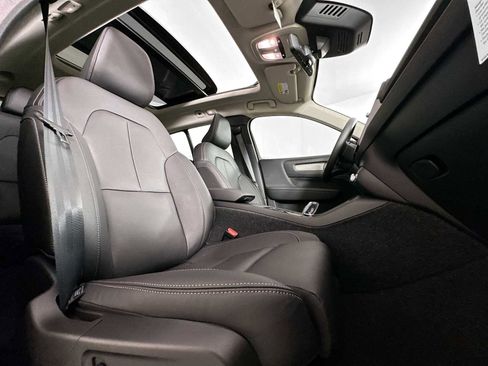 Used 2025 Volvo XC40 B5 Plus w/ Climate Package image 26