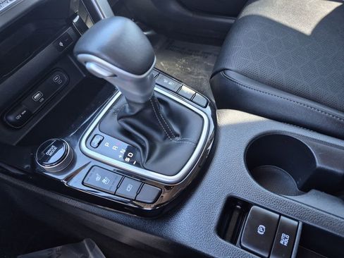 Used 2024 Kia Seltos SX w/ SX Sunroof Package image 25