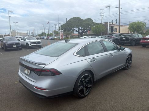 Used 2025 Honda Accord Sport image 3
