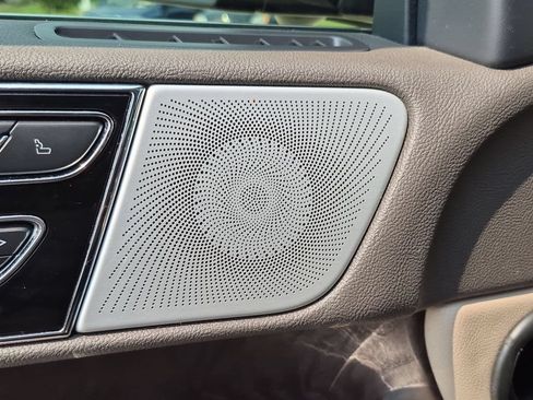 Used 2022 Lincoln Navigator Reserve AWD/4WD image 25