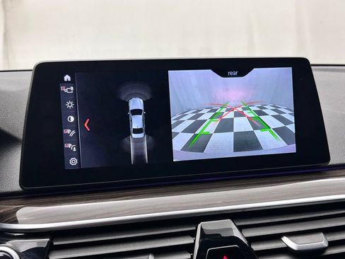 Used 2018 BMW 530e xDrive AWD/4WD image 21