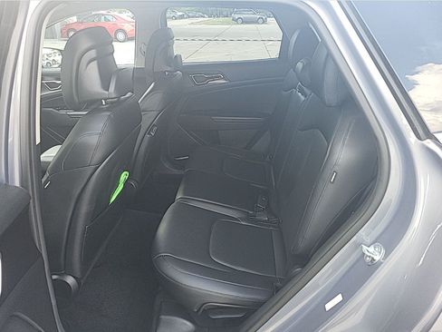 Used 2024 Kia Sportage EX FWD image 8