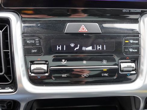 Certified 2022 Kia Sorento SX image 29