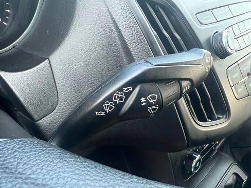 Used 2017 Ford Focus SE image 41