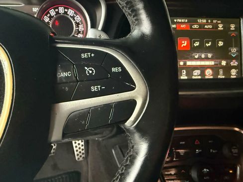 Used 2015 Dodge Challenger R/T Plus image 21