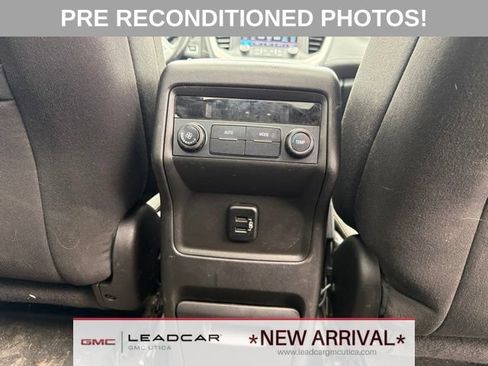 Used 2017 GMC Acadia SLE AWD/4WD image 17