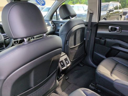 Used 2022 Kia Sorento S FWD image 34
