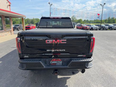 Used 2024 GMC Sierra 2500 AT4 w/ AT4 Premium Plus Package AWD/4WD image 5
