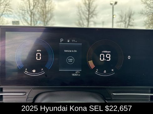 Used 2025 Hyundai Kona SEL image 22