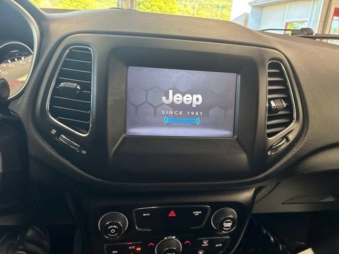 Used 2021 Jeep Compass Latitude AWD/4WD image 31