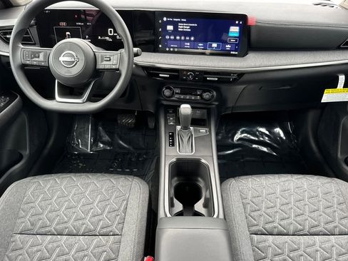 New 2026 Nissan Kicks SV w/ SV Premium Package image 3