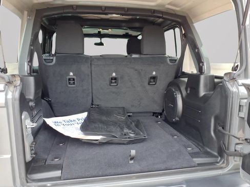 Used 2020 Jeep Wrangler Unlimited Sahara AWD/4WD image 12