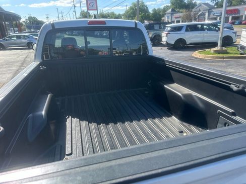 Used 2021 Toyota Tacoma SR w/ SR Convenience Package AWD/4WD image 5