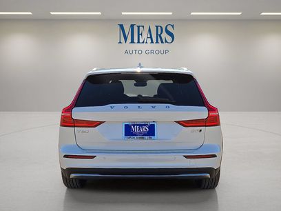 New 2026 Volvo V60 B5 Cross Country Plus w/ Protection Package Premier