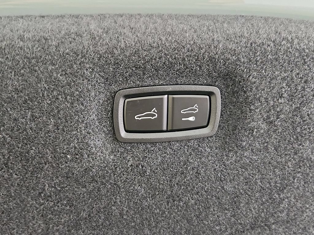 Certified 2025 Porsche Taycan RWD image 31