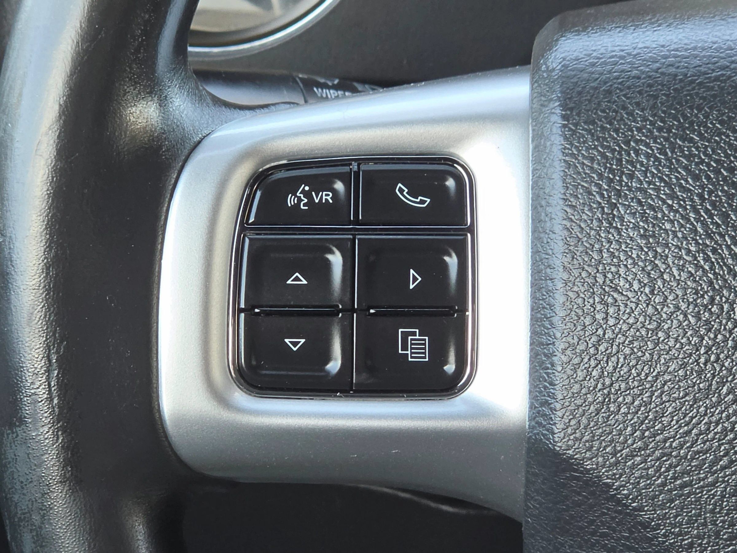 Used 2014 Dodge Challenger SXT RWD image 22