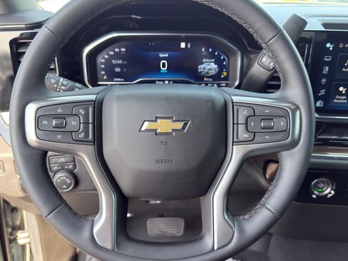 Used 2024 Chevrolet Silverado 1500 LT RWD image 18