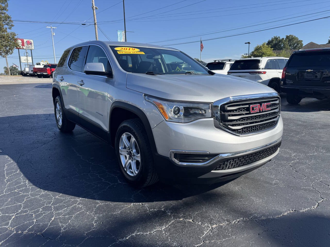 Used 2019 GMC Acadia SLE w/ LPO, Black Accent Package FWD image 8