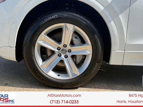 Used 2019 Audi Q8 Premium w/ Convenience Package AWD/4WD image 9
