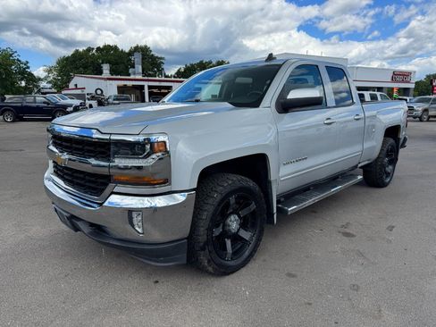 Used 2017 Chevrolet Silverado 1500 LT w/ LT Convenience Package AWD/4WD image 1