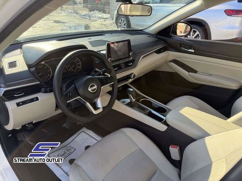 Used 2024 Nissan Altima 2.5 SV image 33