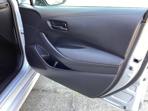 Used 2022 Toyota Corolla LE FWD image 13