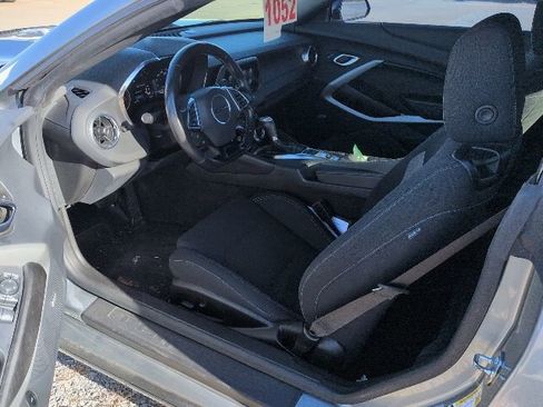 Used 2023 Chevrolet Camaro LT w/ Technology Package image 6