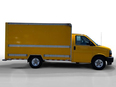 Used 2018 GMC Savana 3500 w/ Driver Convenience Package RWD image 6