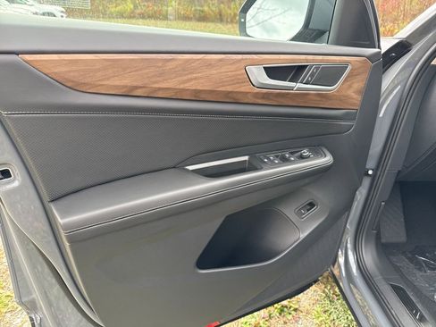 New 2026 Volkswagen Atlas SE image 5