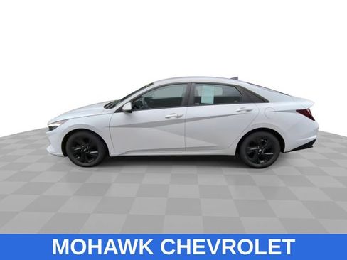 Used 2021 Hyundai Elantra SEL FWD image 5