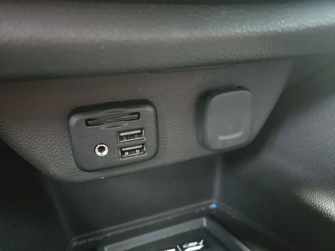 Used 2022 Chevrolet Traverse RS image 57