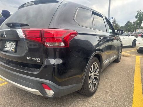 Used 2017 Mitsubishi Outlander SE AWD/4WD image 4