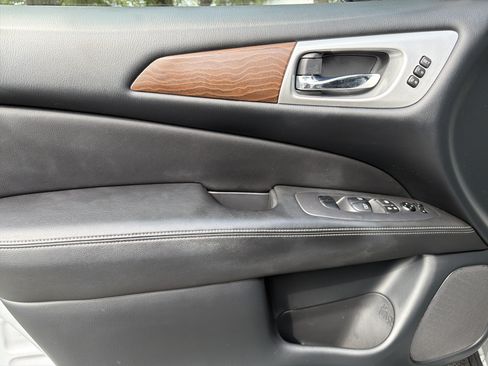 Used 2020 Nissan Pathfinder Platinum w/ Cargo Package AWD/4WD image 13