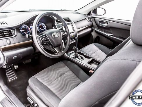 Used 2017 Toyota Camry LE image 29