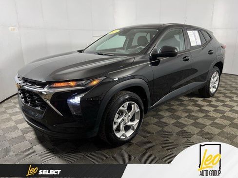 Certified 2024 Chevrolet Trax LS w/ LS Convenience Package image 1