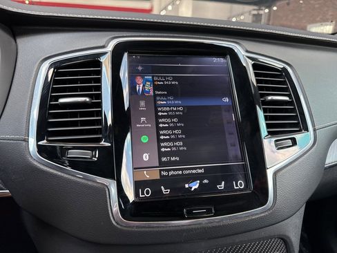 Used 2019 Volvo XC90 T5 R-Design image 4