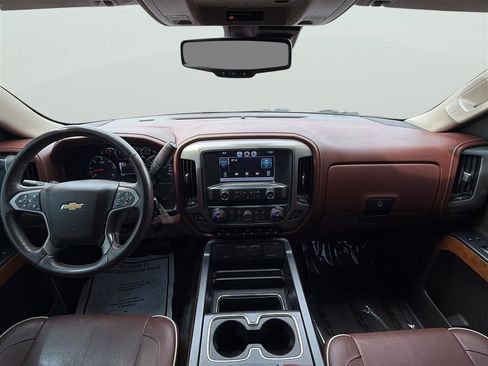 Used 2015 Chevrolet Silverado 1500 High Country w/ High Country Premium Package AWD/4WD image 17