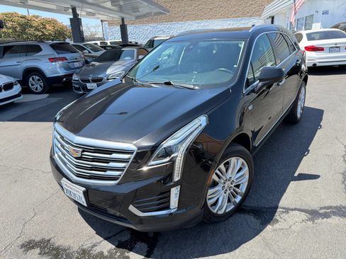 Used 2017 Cadillac XT5 Premium Luxury w/ Driver Assist Package FWD image 4