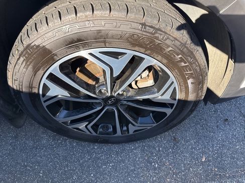 Used 2020 Hyundai Santa Fe Limited image 4