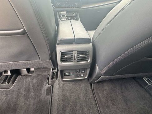 Used 2026 Nissan Rogue Platinum w/ Platinum Premium Package AWD/4WD image 12
